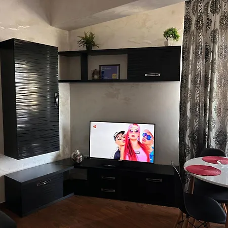 Twin Five * Mamaia